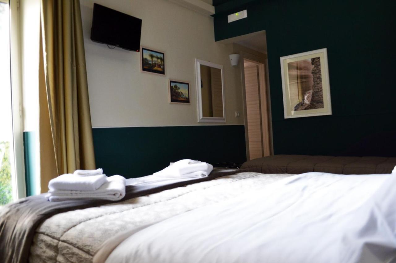 Il Viaggio Di Dante Historical Center Bed and Breakfast Napels Buitenkant foto