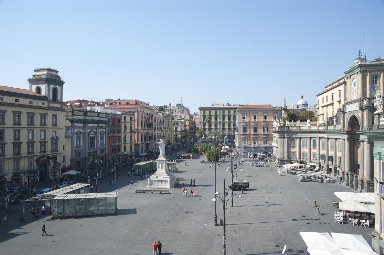 Il Viaggio Di Dante Historical Center Bed and Breakfast Napels Buitenkant foto