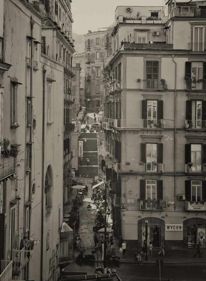 Il Viaggio Di Dante Historical Center Bed and Breakfast Napels Buitenkant foto