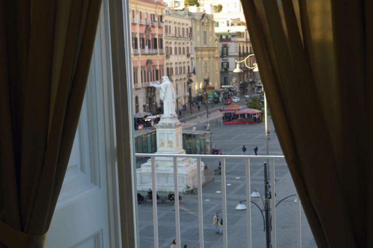 Il Viaggio Di Dante Historical Center Bed and Breakfast Napels Buitenkant foto