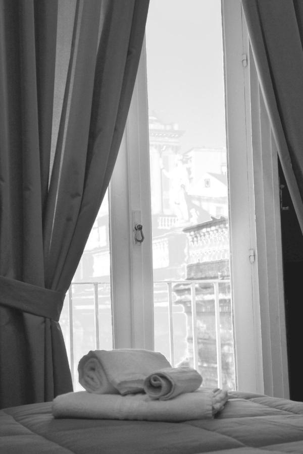 Il Viaggio Di Dante Historical Center Bed and Breakfast Napels Buitenkant foto